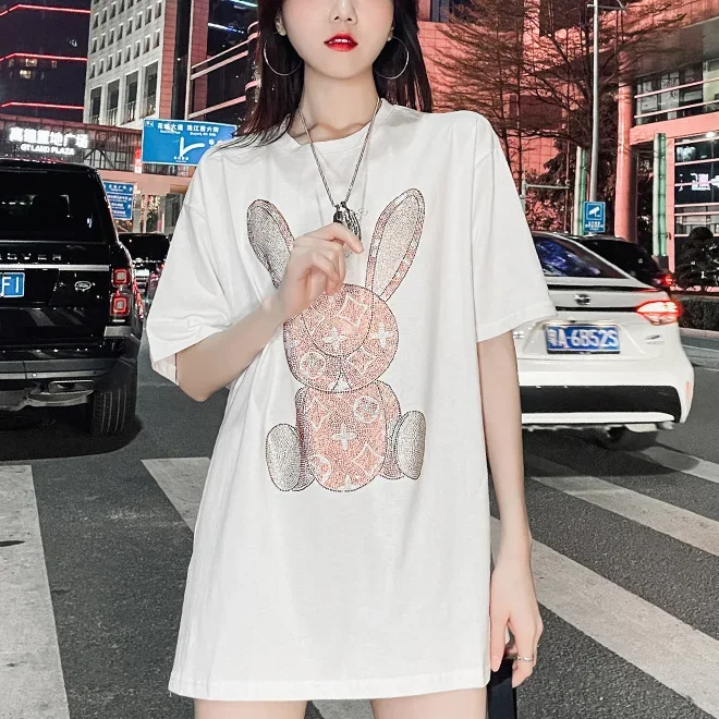 Shirts - Damska letnia koszulka na co dzień: